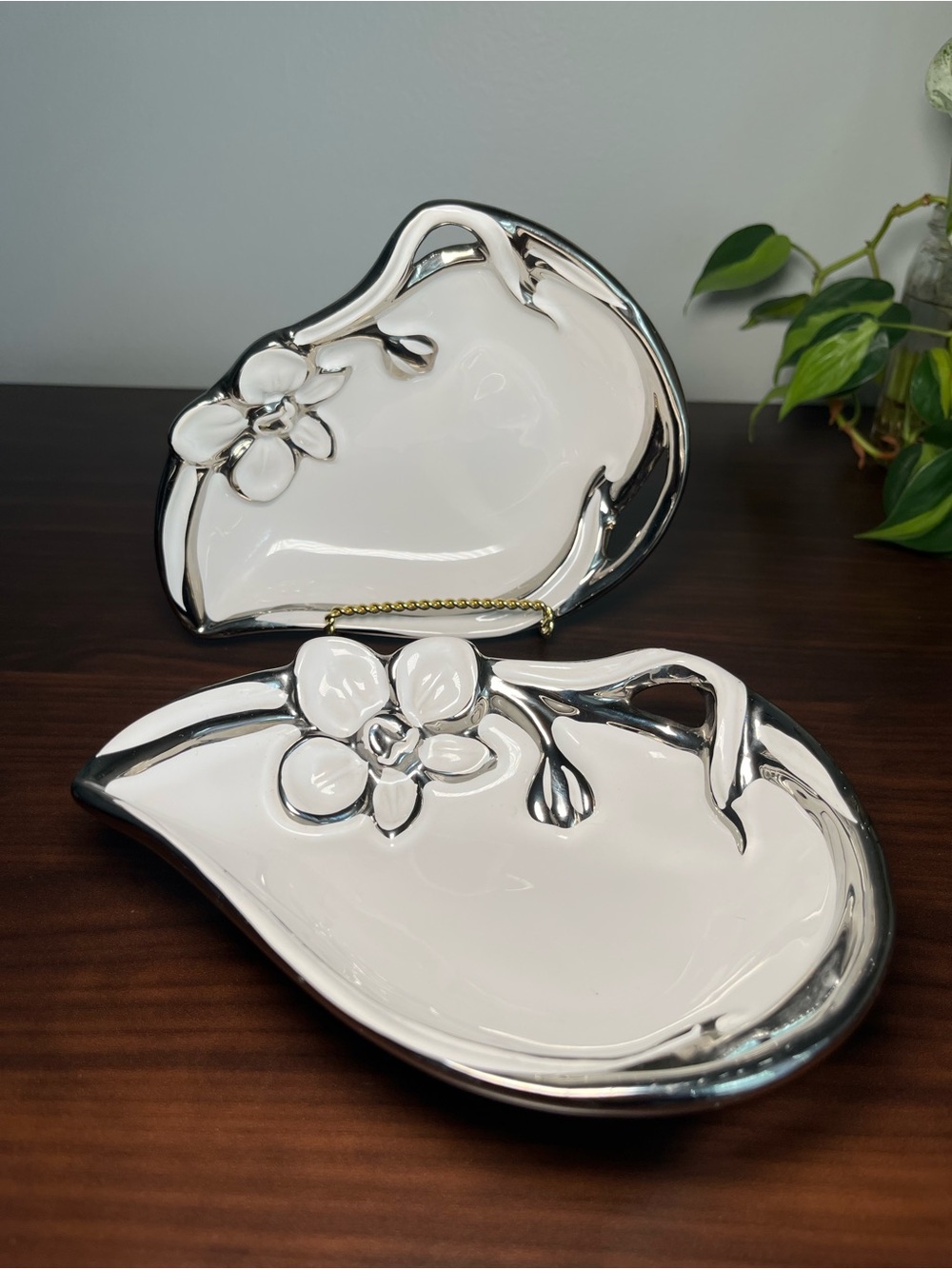 2 vtg VERDICI Design ceramic serving dish with orchids Silver tones plates